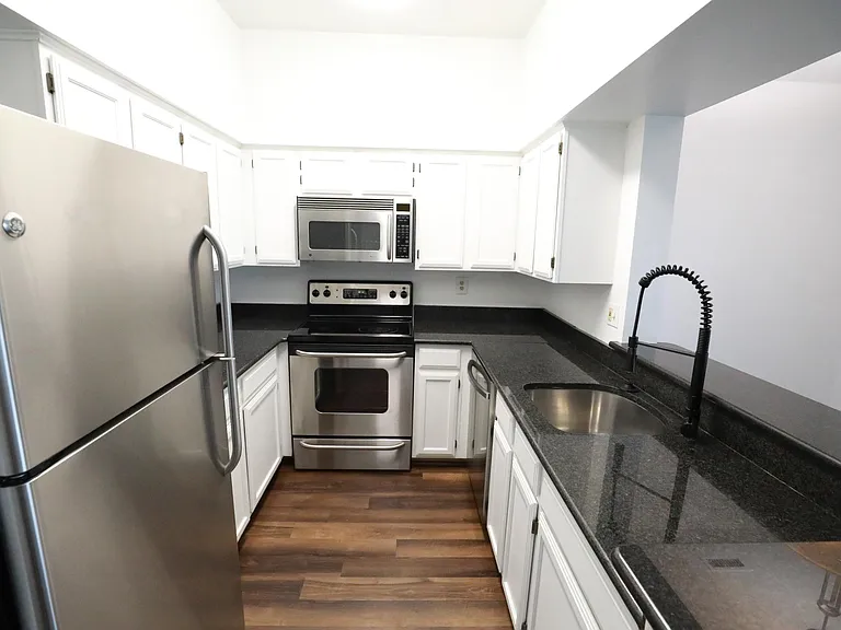 2400 Clarendon Blvd #Penthouse 11 — Photo 19