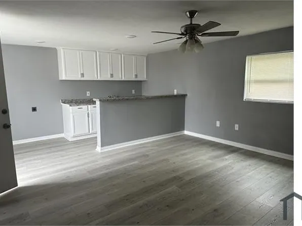 3414 Sealy St, Galveston, TX 77550