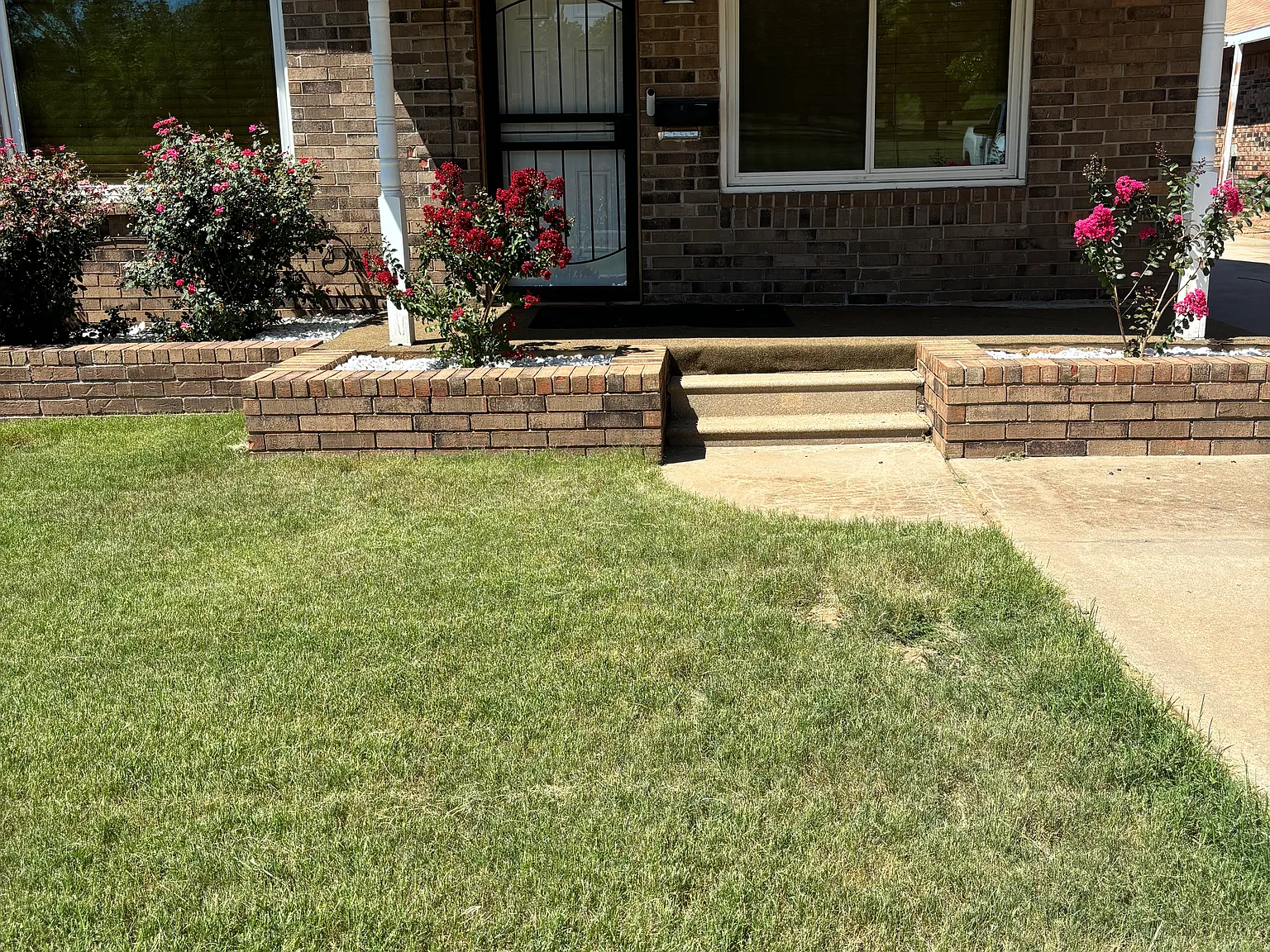 2 bed, 1000 sqft, $1,000 — Photo 1