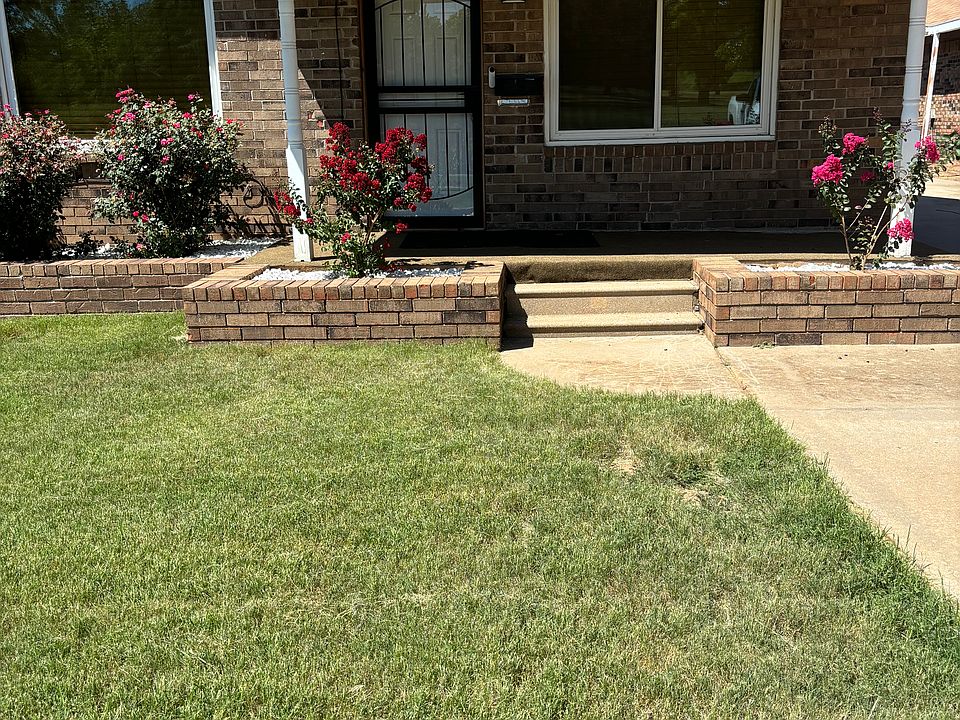 1st image of 1143 NE Grand Blvd