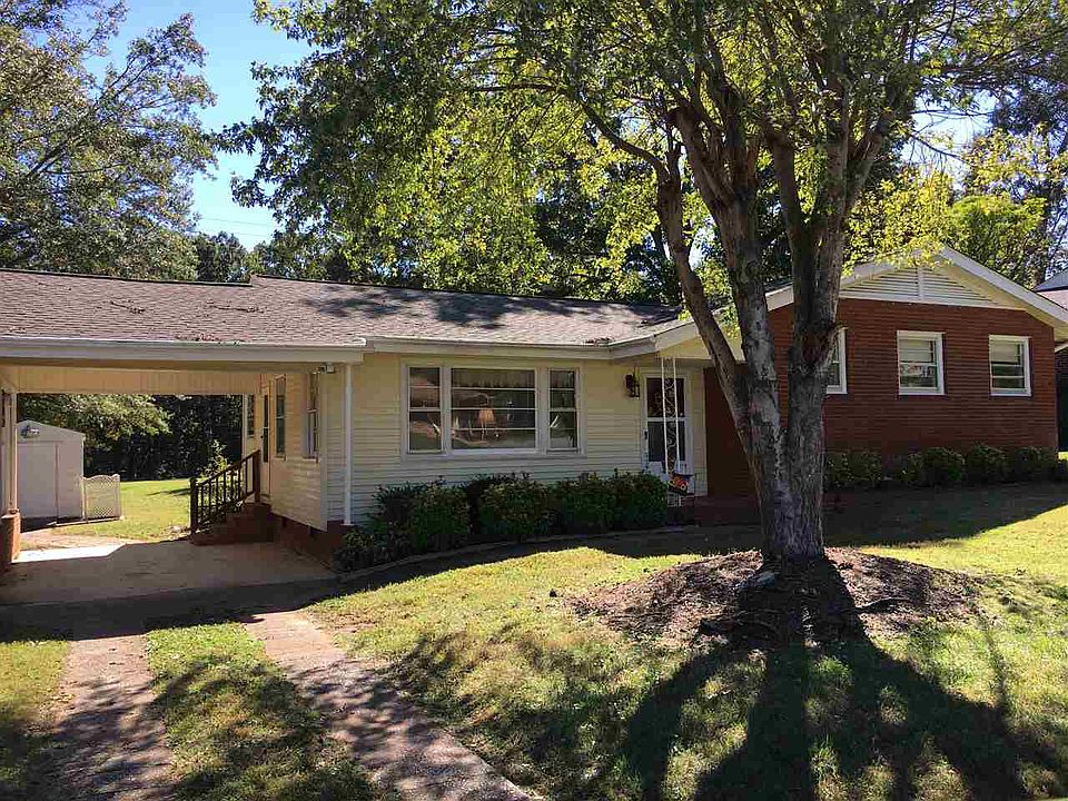1st image of 155 Continental Dr
