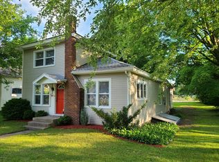 117 E Gilson St, Edmore, MI 48829