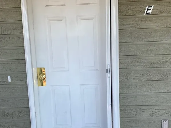 916 Shirley Pl APT E, Belgrade, MT 59714