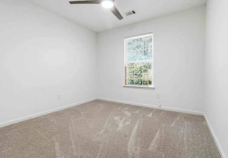 420 Thistle Cv — Photo 20