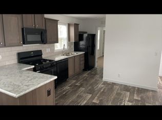 82 Robin Rd, Beecher, IL 60401