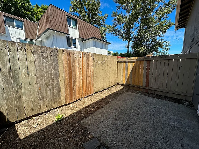 1543-1611 Salishan St SE — Photo 65