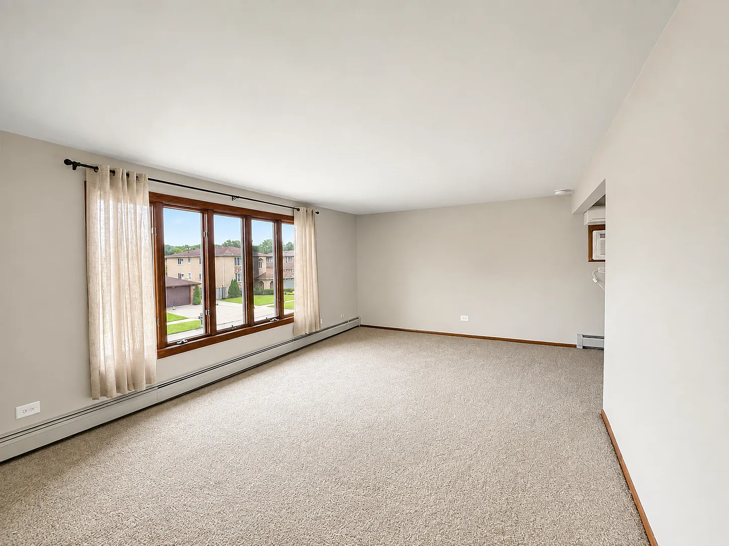 3 bed, 1500 sqft, $2,500 — Photo 2