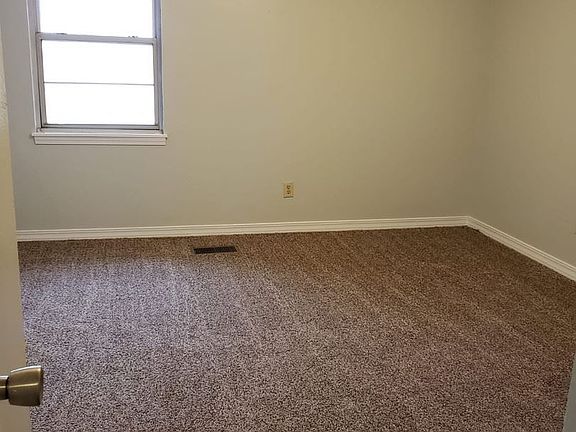 4th image of 2138 Airline Dr Unit 124
