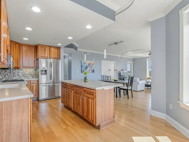 360 W Washington Ave #1001 — Photo 11