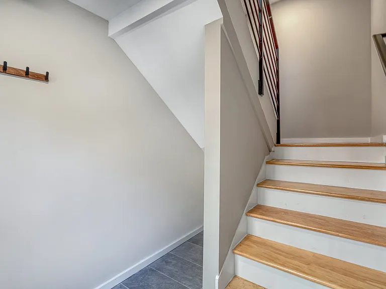 10237 Stratford Ave #B — Photo 6