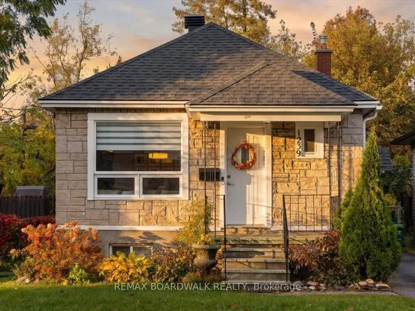 1239 Anoka St, Ottawa, ON K1V 6C5