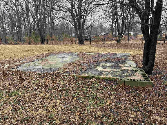 5th image of 501 Alberts Ct