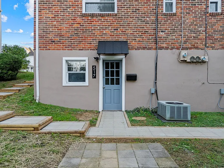 513 King George — Photo 7