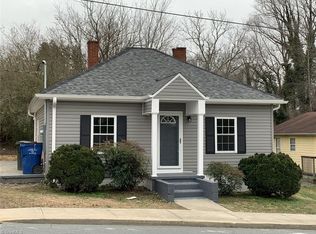 940 N South St, Mount Airy, NC 27030