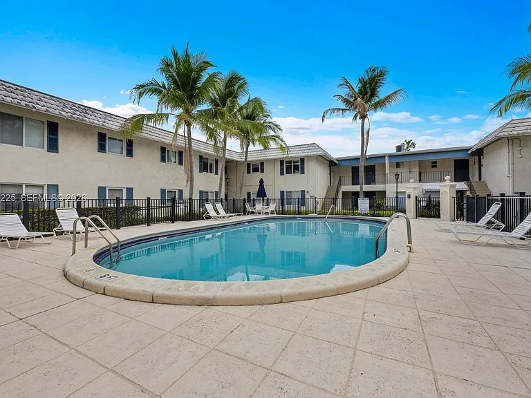 8607 SW 68th Ct #21 — Photo 3