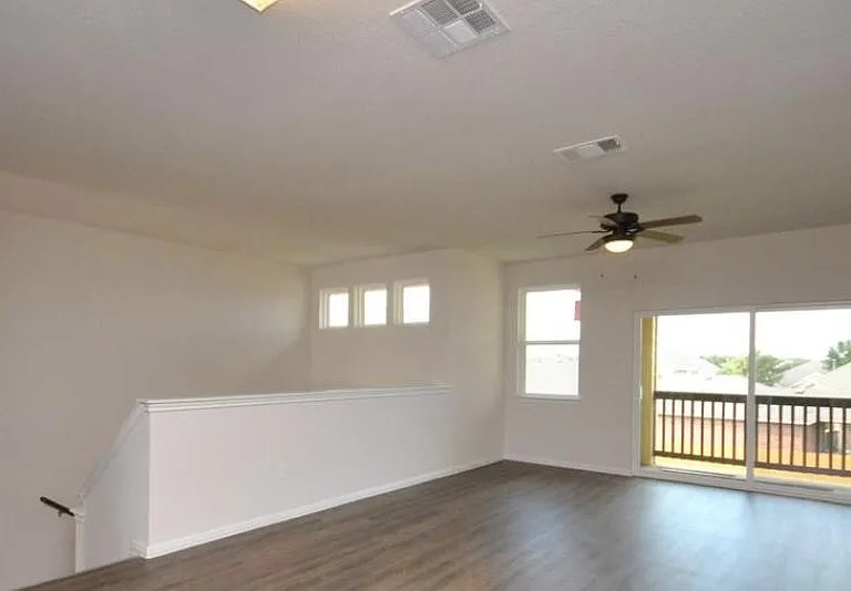 Double Eagle Townhomes — Photo 10