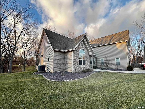 2nd image of 146 Lakecrest Pl