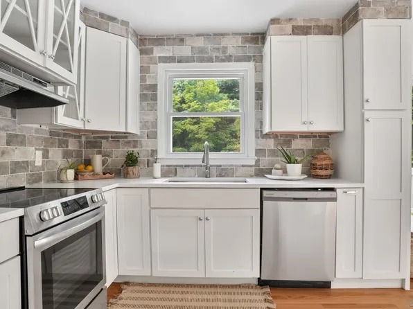 20 Polaris Drive, New Milford, CT 06776