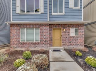 18 S Rio Grand Ave, Farmington, UT 84025