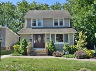 68 W Airmount Rd, Mahwah, NJ 07430