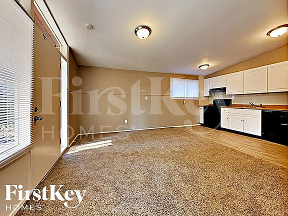 4th image of 525 Holiday Hill
