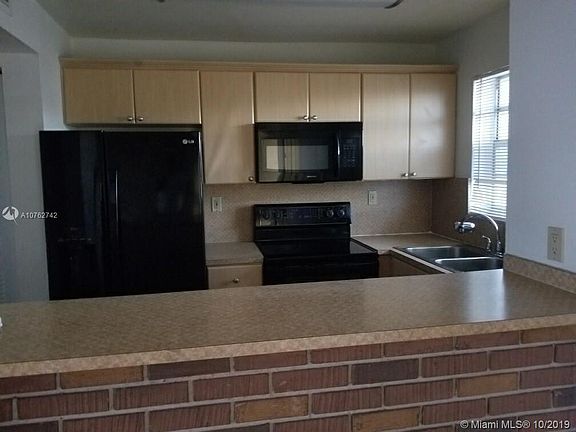 3rd image of 8895 Fontainebleau Blvd APT 402