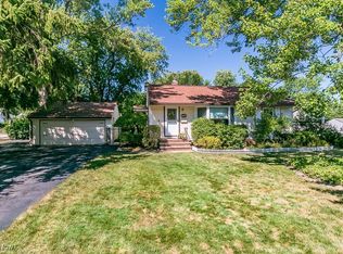 5472 Harmony Ln, Willoughby, OH 44094