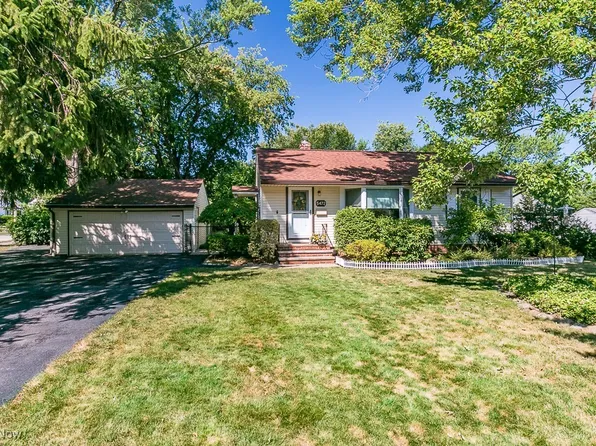 5472 Harmony Ln, Willoughby, OH 44094