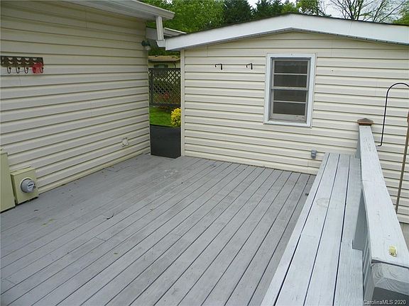 4th image of 224 Cranbrook Cir