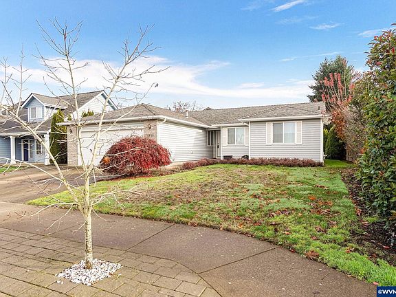 2nd image of 4810 Bonanza Dr NE