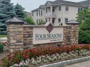 1006 Holly Ln #1006, Cedar Grove, NJ 07009