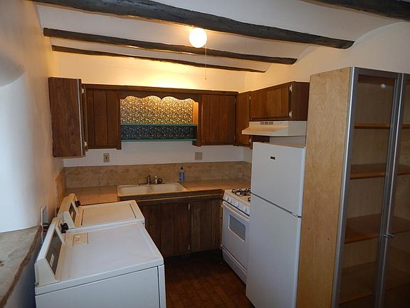 4th image of 667 W San Francisco St #B