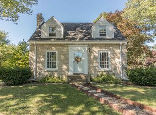 4675 N 105th St, Wauwatosa, WI 53225