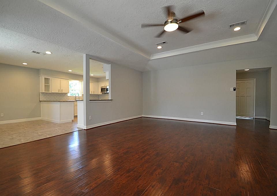1st image of 15602 Jersey Dr