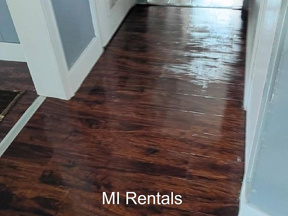 3rd image of 501 King St