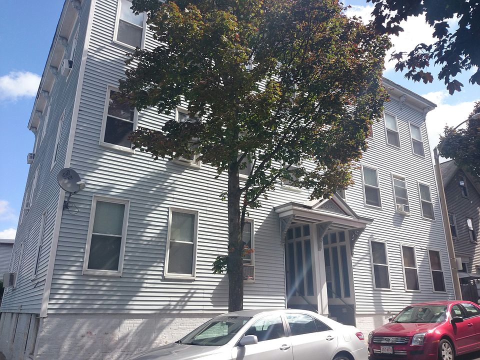 2nd image of 17 Middle St APT 2