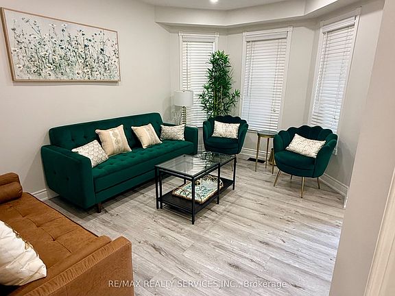 3rd image of 86 Heartleaf Cres