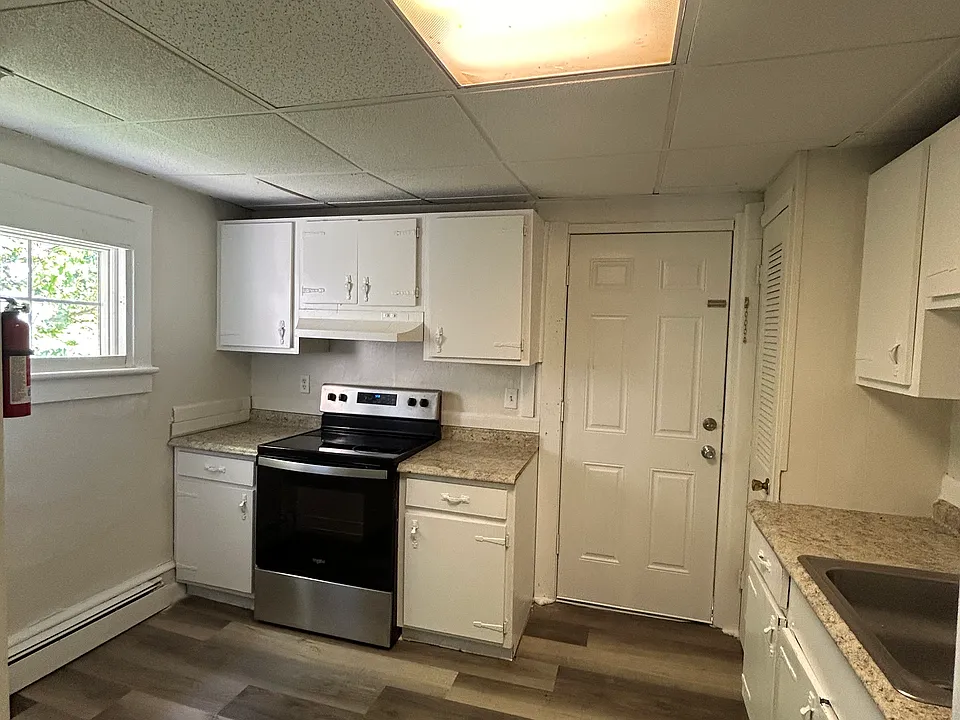 115-117 W Broad St #D