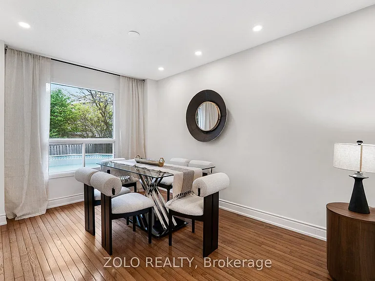 272 Elman Cres — Photo 11