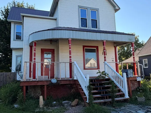 940 S 1st Ave, Canton, IL 61520
