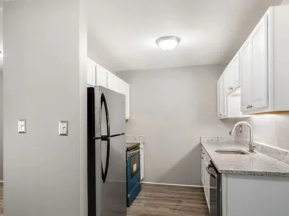500 E Maplehurst St APT 205, Ferndale, MI 48220