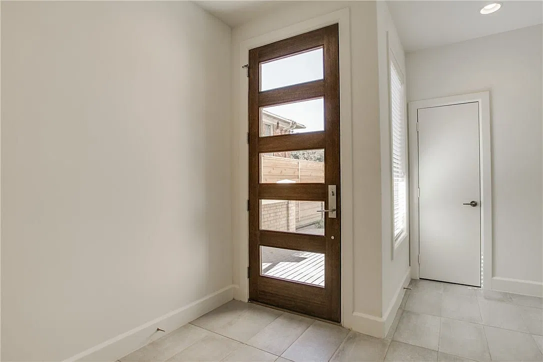 3 bed, 3.5 bath, 2134 sqft, $6,000 — Photo 4