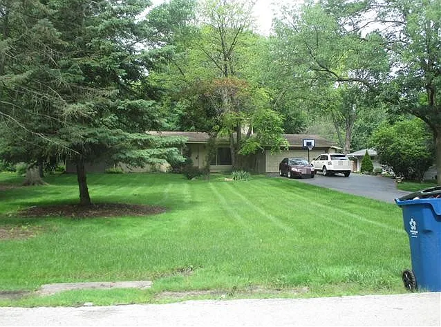 4N324 Briar Ln photo 1
