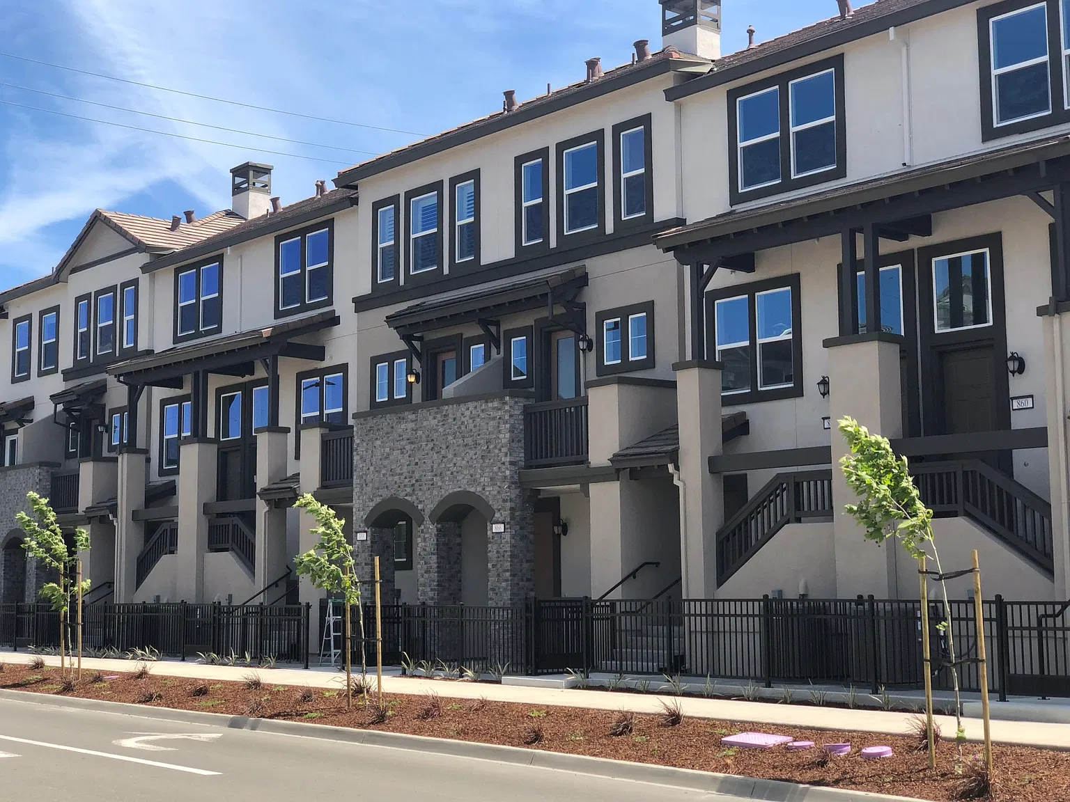 866 Garden St — Photo 1