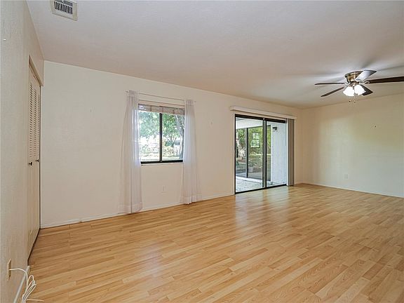 4th image of 1746 25th St SW