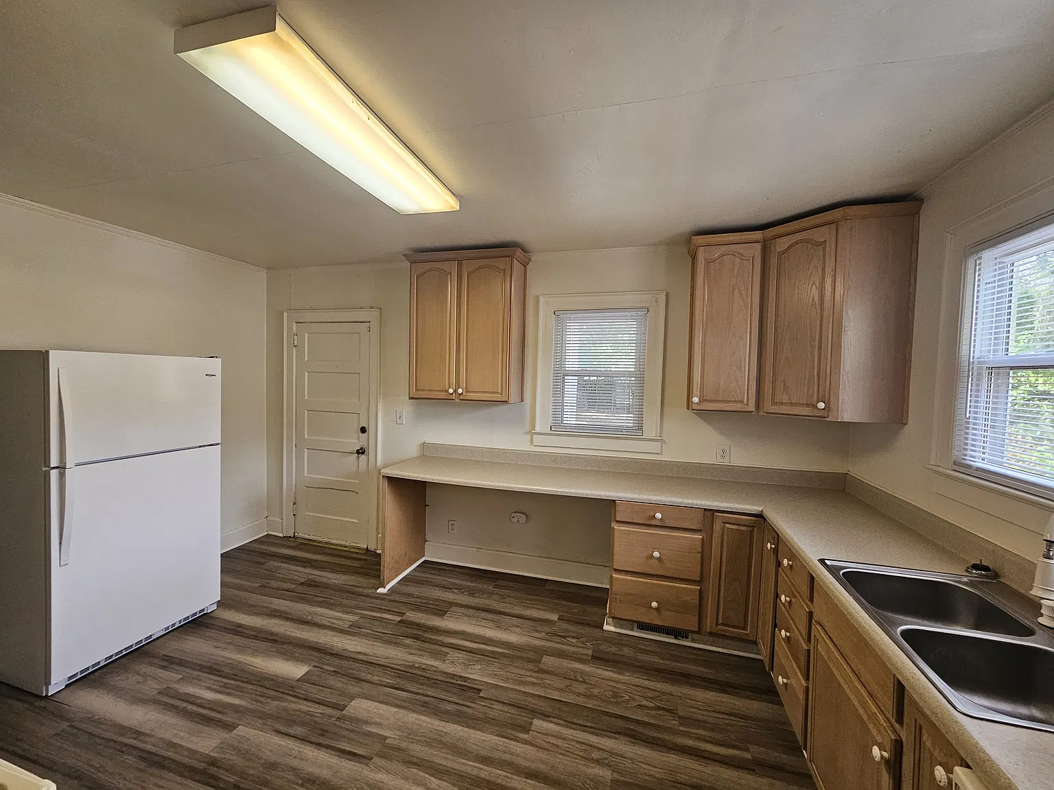 3 bed, 1000 sqft, $1,650 — Photo 3