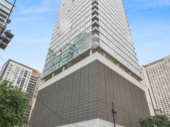 550 N Saint Clair St APT 2105, Chicago, IL 60611