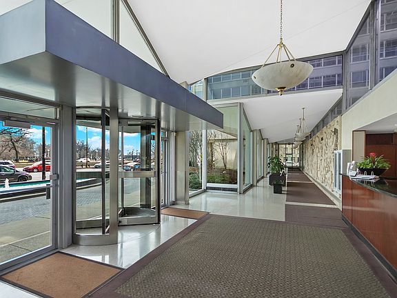 2nd image of 3550 N Lake Shore Dr APT 419