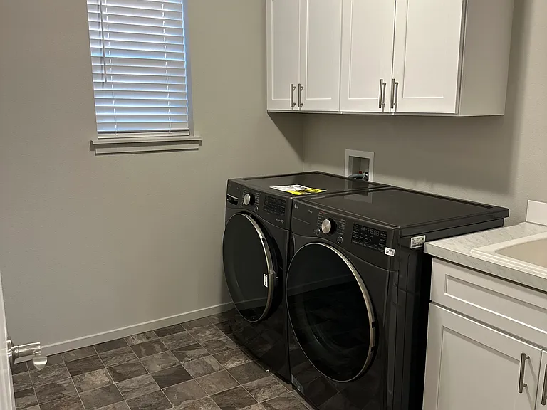 2nd floor. Brand new laundry appliances.