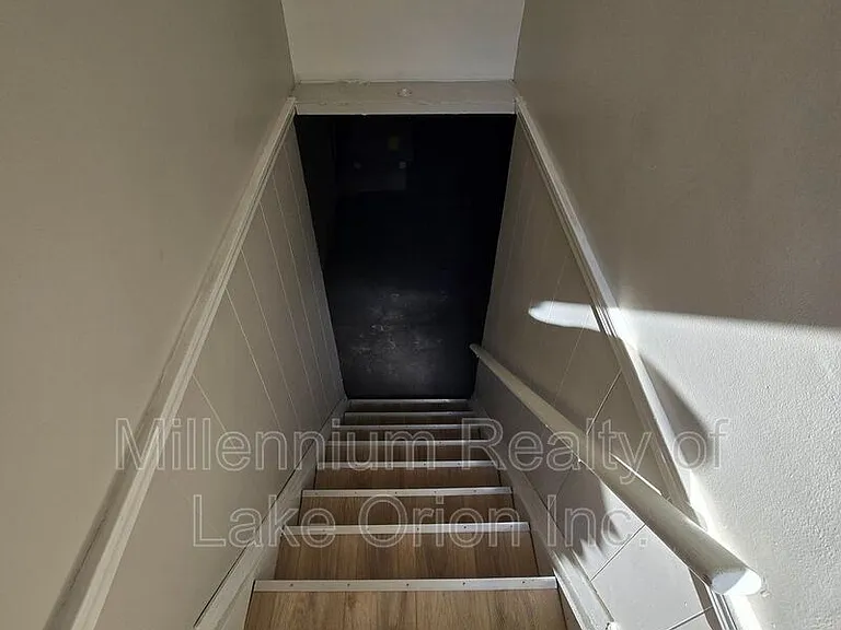 614 E Tennyson Ave — Photo 28